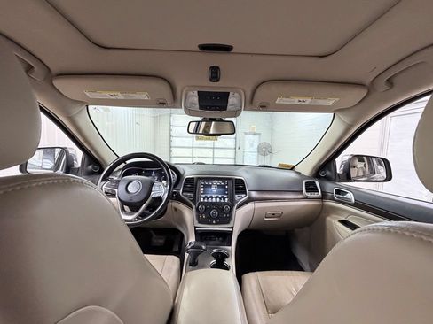 Used 2015 Jeep Grand Cherokee Limited w/ Trailer Tow Group IV AWD/4WD image 27