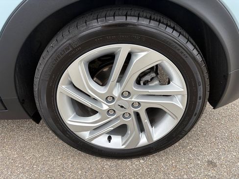 Used 2023 Chevrolet Bolt LT FWD image 35