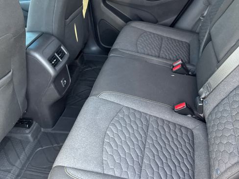 Used 2021 Chevrolet Equinox LT FWD image 12