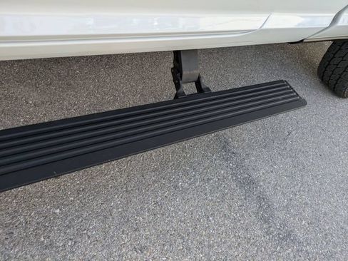 Used 2022 RAM 3500 Limited AWD/4WD image 9