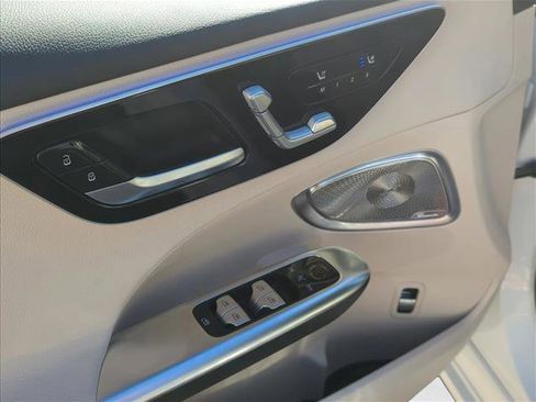 Used 2024 Mercedes-Benz C 300 Sedan image 11