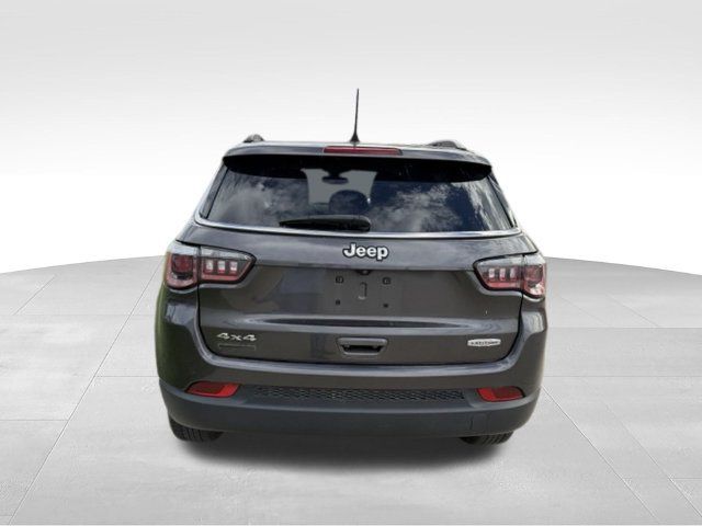 Used 2020 Jeep Compass Latitude w/ Cold Weather Group AWD/4WD image 9
