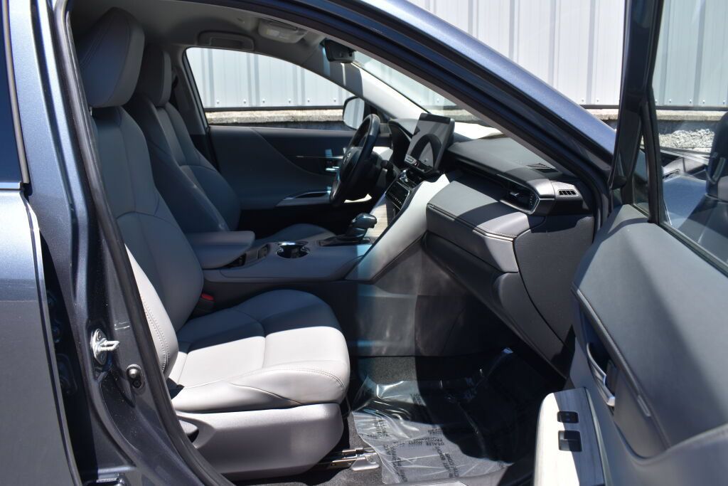 Certified 2024 Toyota Venza XLE AWD/4WD image 25