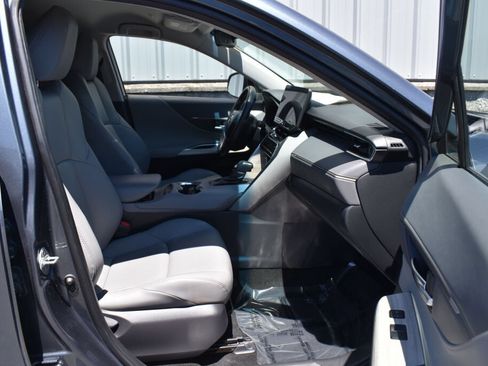 Certified 2024 Toyota Venza XLE AWD/4WD image 25