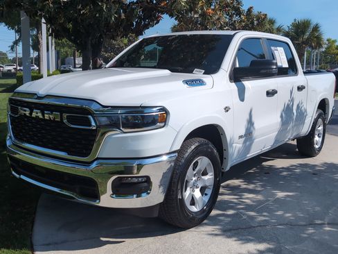 Used 2026 RAM 1500 Big Horn AWD/4WD image 5