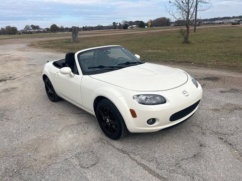 Used 2008 MAZDA MX-5 Miata Sport image 23