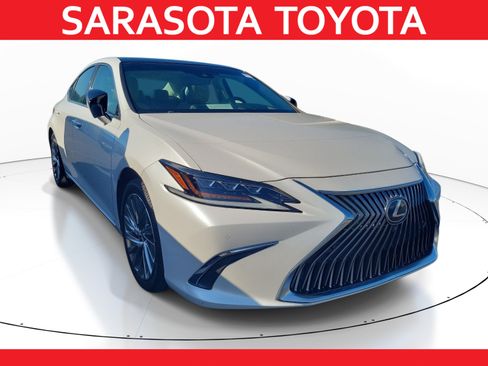 Used 2021 Lexus ES 350 Ultra Luxury w/ Accessory Package 2 FWD image 1