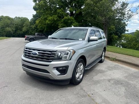 Used 2019 Ford Expedition XLT w/ Equipment Group 202A RWD image 3