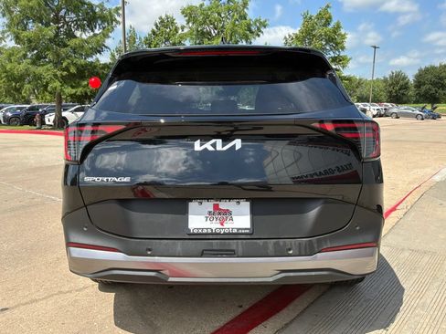 Used 2026 Kia Sportage LX FWD image 7