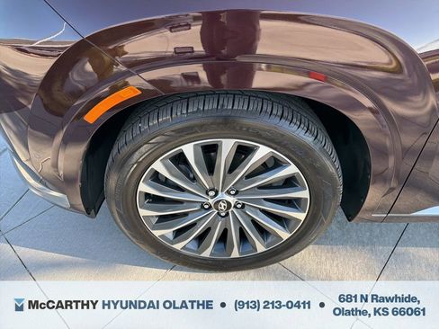 Used 2024 Hyundai Palisade Calligraphy AWD/4WD image 9