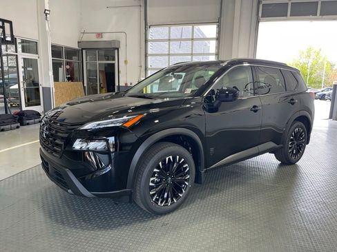 New 2026 Nissan Rogue SV FWD image 4