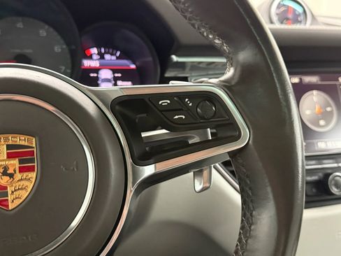 Used 2016 Porsche Macan S image 22