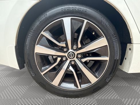 Used 2019 Nissan Maxima 3.5 SV w/ Floor Mat Group FWD image 28