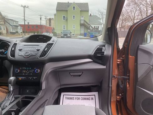 Used 2017 Ford Escape SE image 28