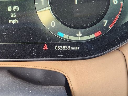 Used 2023 Land Rover Range Rover Long Wheelbase SE image 32