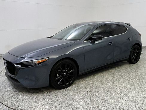 Used 2021 MAZDA MAZDA3 Hatchback w/Premium Plus Pkg AWD/4WD image 3
