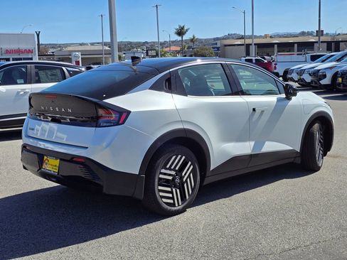 New 2026 Nissan Leaf SV+ w/ Floor Mat Package (SV+) image 4