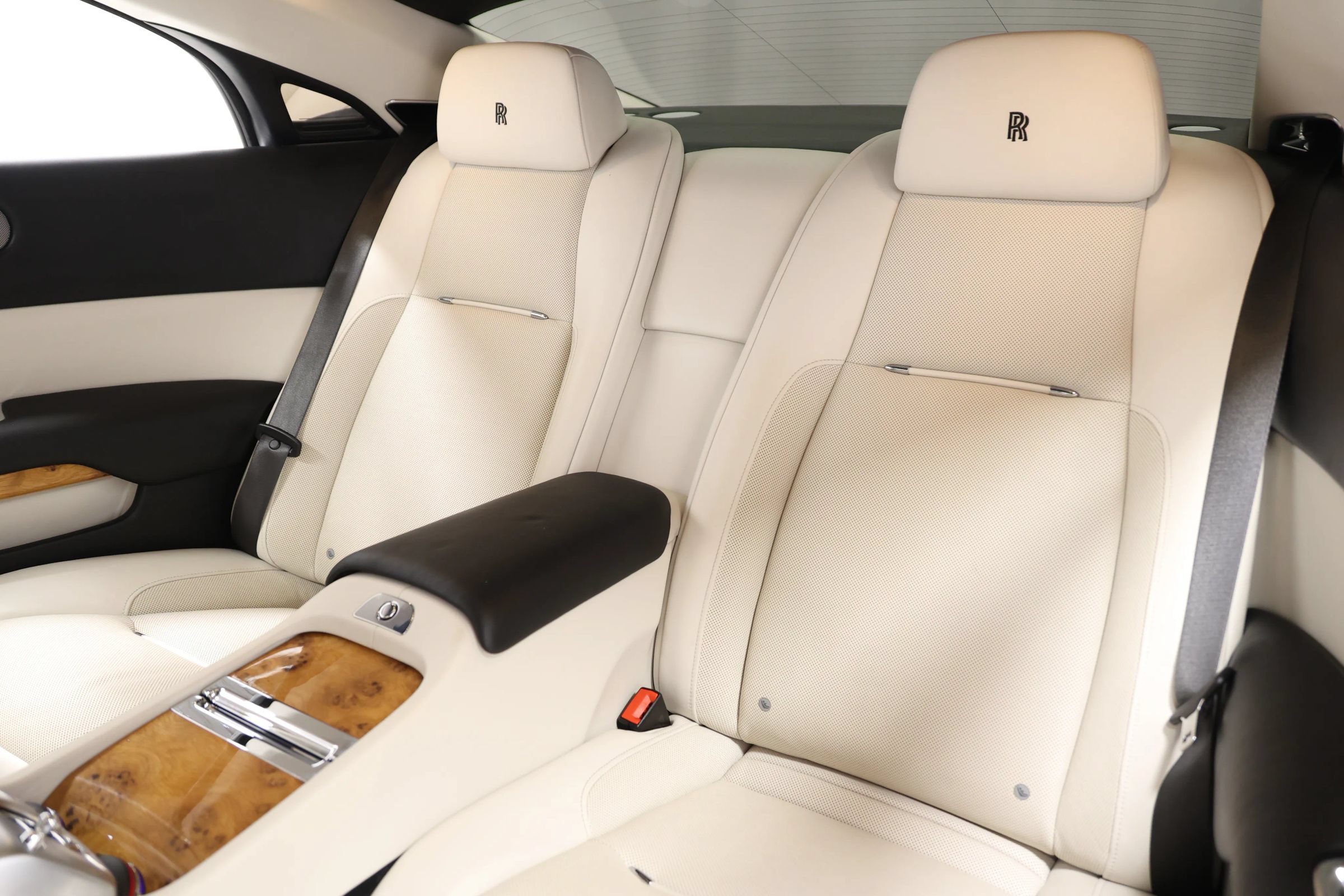 Used 2017 Rolls-Royce Wraith RWD image 4