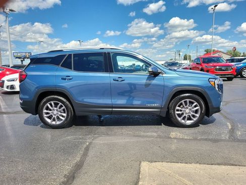 Used 2024 GMC Terrain SLT w/ Infotainment Package II AWD/4WD image 3