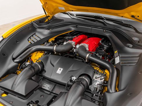 Certified 2017 Ferrari California T image 21