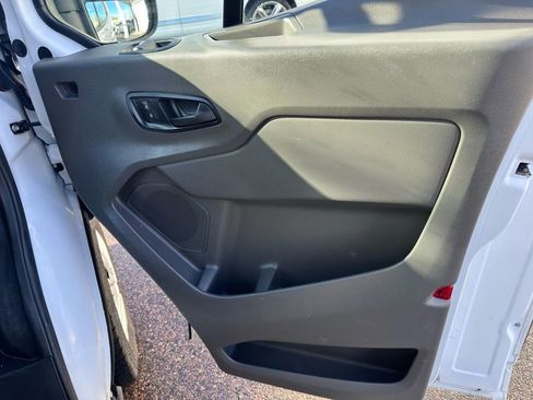 Used 2022 Ford E-Transit 148 High Roof Extended image 25
