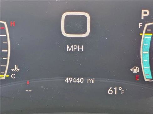 Used 2024 Chrysler Pacifica Touring-L image 10