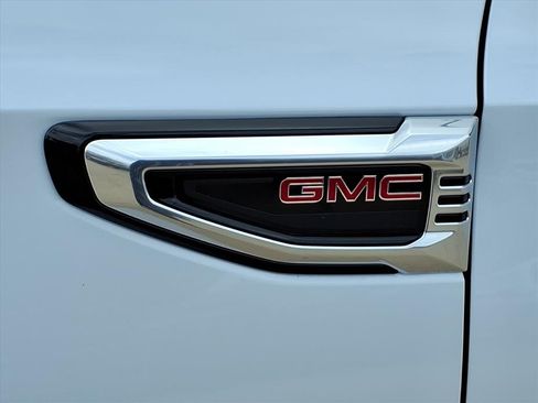 New 2026 GMC Yukon Denali w/ Sun & Power Step Package image 10