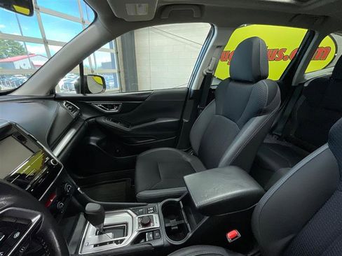 Used 2024 Subaru Forester Premium AWD/4WD image 12