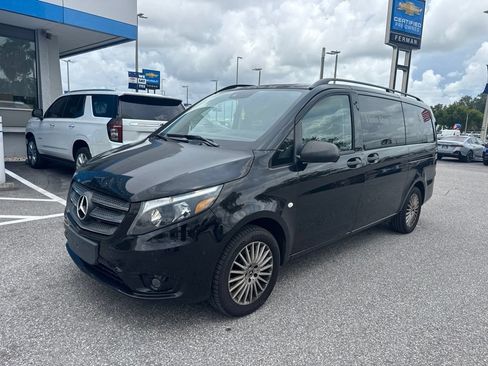 Used 2018 Mercedes-Benz Metris Passenger image 1