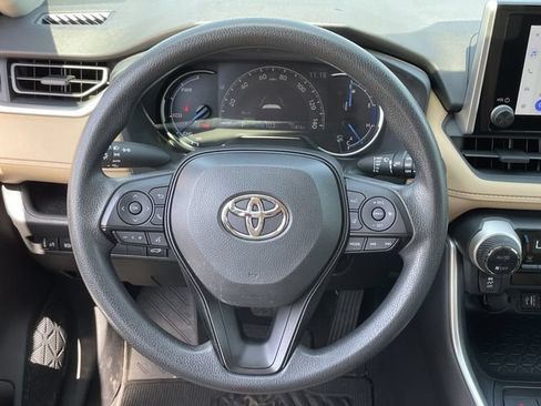 Used 2025 Toyota RAV4 XLE w/ Convenience Package AWD/4WD image 12