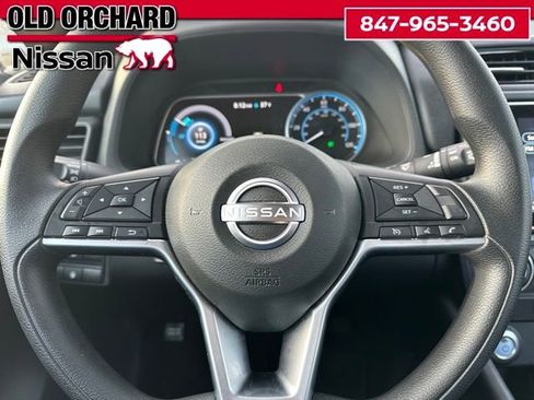 Used 2025 Nissan Leaf S image 22