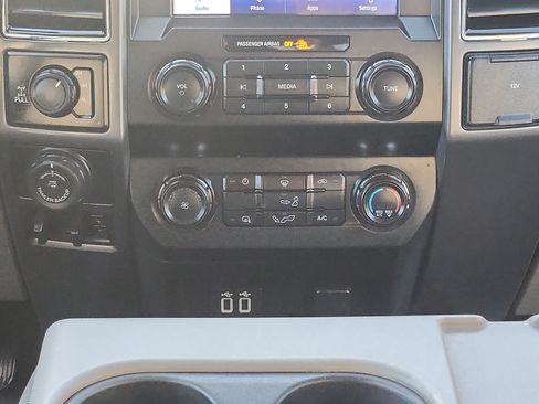 Used 2019 Ford F150 XLT w/ Trailer Tow Package image 18