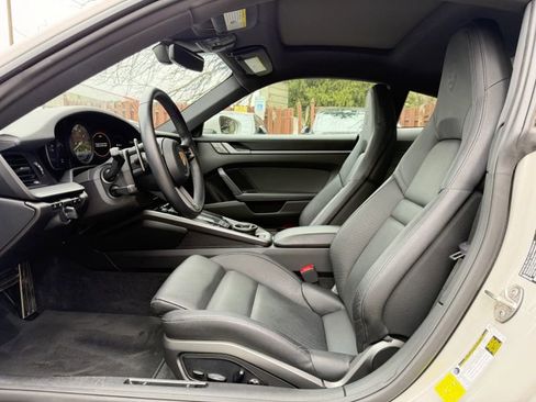 Used 2021 Porsche 911 Carrera image 11