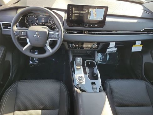 New 2026 Mitsubishi Outlander ES image 15