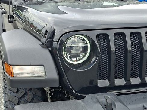 Used 2022 Jeep Wrangler Unlimited Sport AWD/4WD image 9