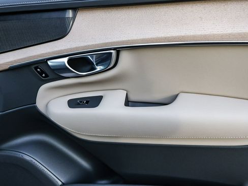 New 2026 Volvo XC90 B5 Plus w/ Protection Package image 18