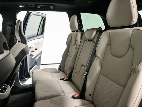 Certified 2026 Volvo XC90 B6 Plus w/ Protection Package Premier AWD/4WD image 23