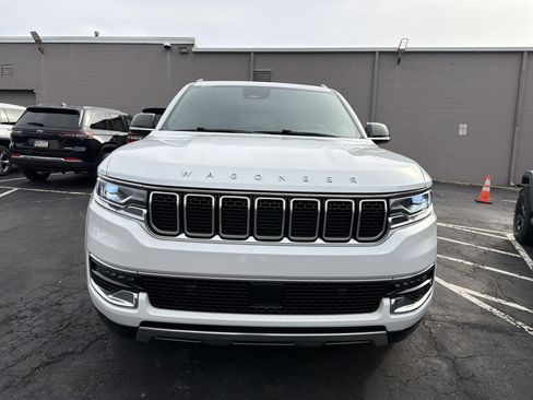 Certified 2024 Jeep Wagoneer Series III image 2