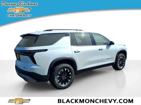 Used 2024 Chevrolet Traverse Z71 w/ Enhanced Driving Package AWD/4WD image 3