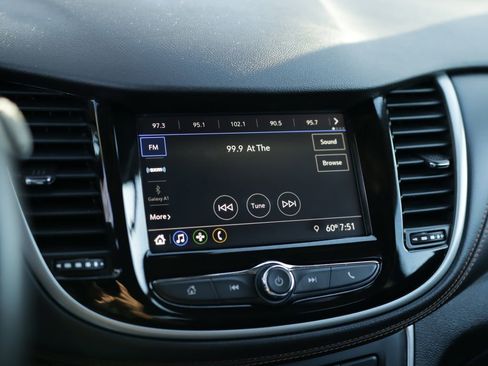 Used 2019 Chevrolet Trax LT w/ Driver Confidence Package image 12