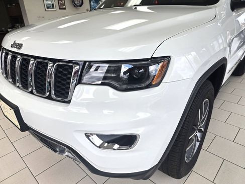 Used 2021 Jeep Grand Cherokee Limited w/ Premium Lighting Group AWD/4WD image 10