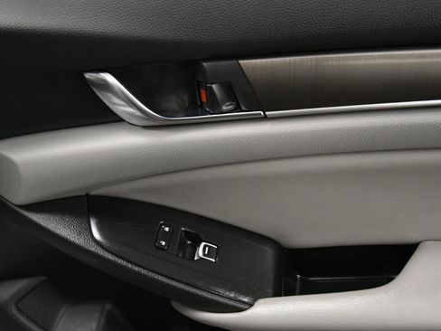 Used 2019 Honda Accord LX image 27