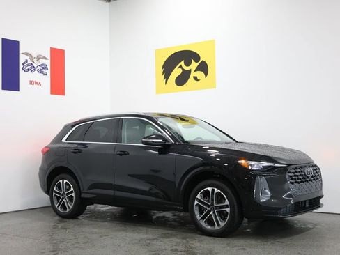 Used 2025 Audi Q5 Premium w/ Convenience Package AWD/4WD image 1
