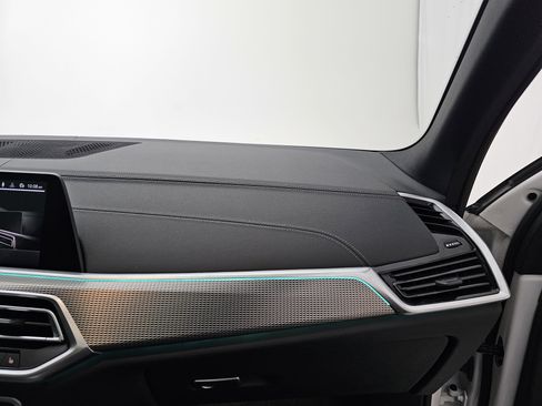 Used 2023 BMW X5 xDrive40i w/ M Sport Package image 13