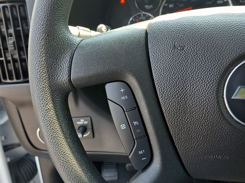 Used 2025 Chevrolet Express 2500 w/ Driver Convenience Package RWD image 20