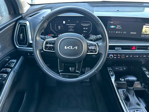 Used 2024 Kia Sorento SX AWD/4WD image 15