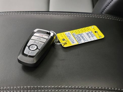 Used 2022 Ford Explorer XLT w/ Equipment Group 202A image 29