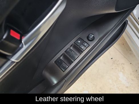 Used 2024 Toyota Camry SE image 12