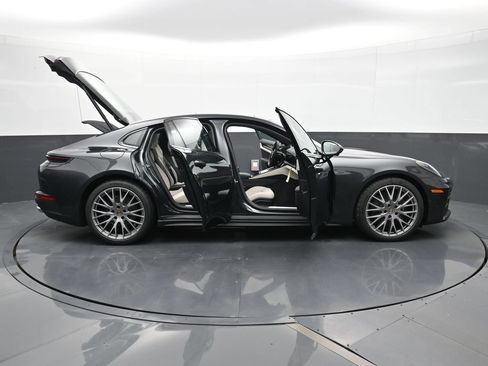 Certified 2026 Porsche Panamera 4 AWD/4WD image 33