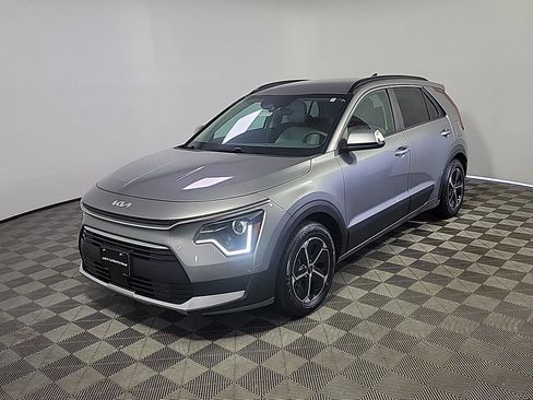 Used 2023 Kia Niro EX FWD image 12